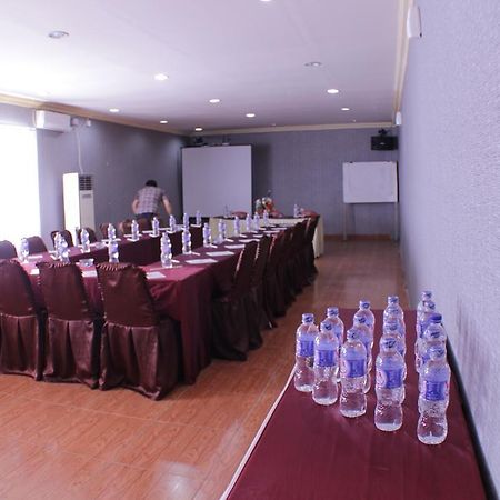 Grand Duta Hotel Palu Ngoại thất bức ảnh