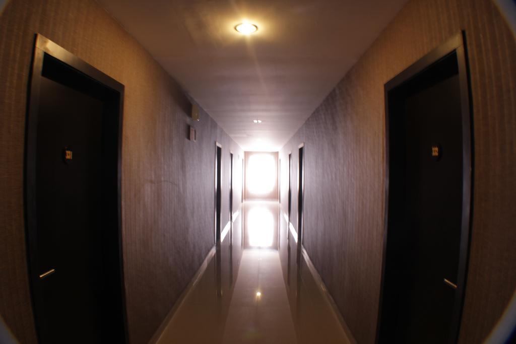 Grand Duta Hotel Palu Ngoại thất bức ảnh