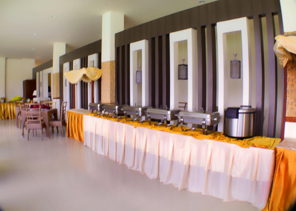 Grand Duta Hotel Palu Ngoại thất bức ảnh