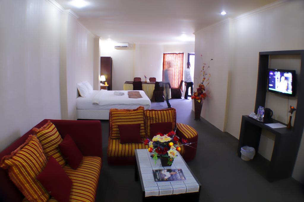 Grand Duta Hotel Palu Ngoại thất bức ảnh