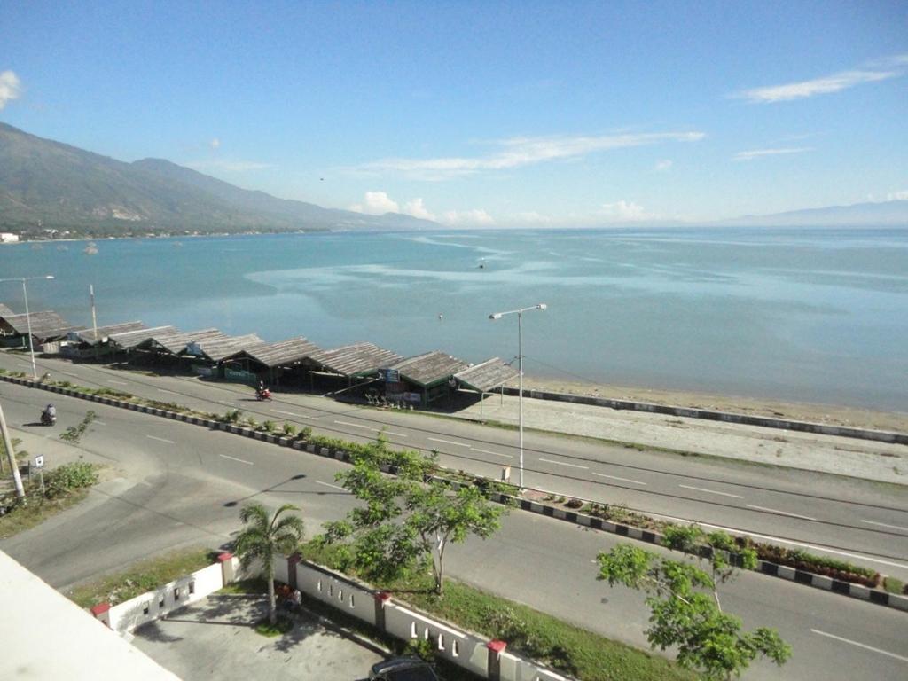 Grand Duta Hotel Palu Ngoại thất bức ảnh