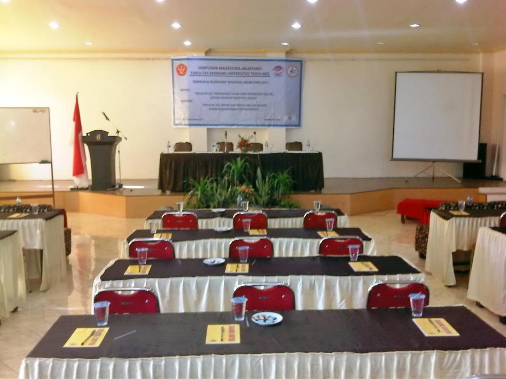 Grand Duta Hotel Palu Ngoại thất bức ảnh